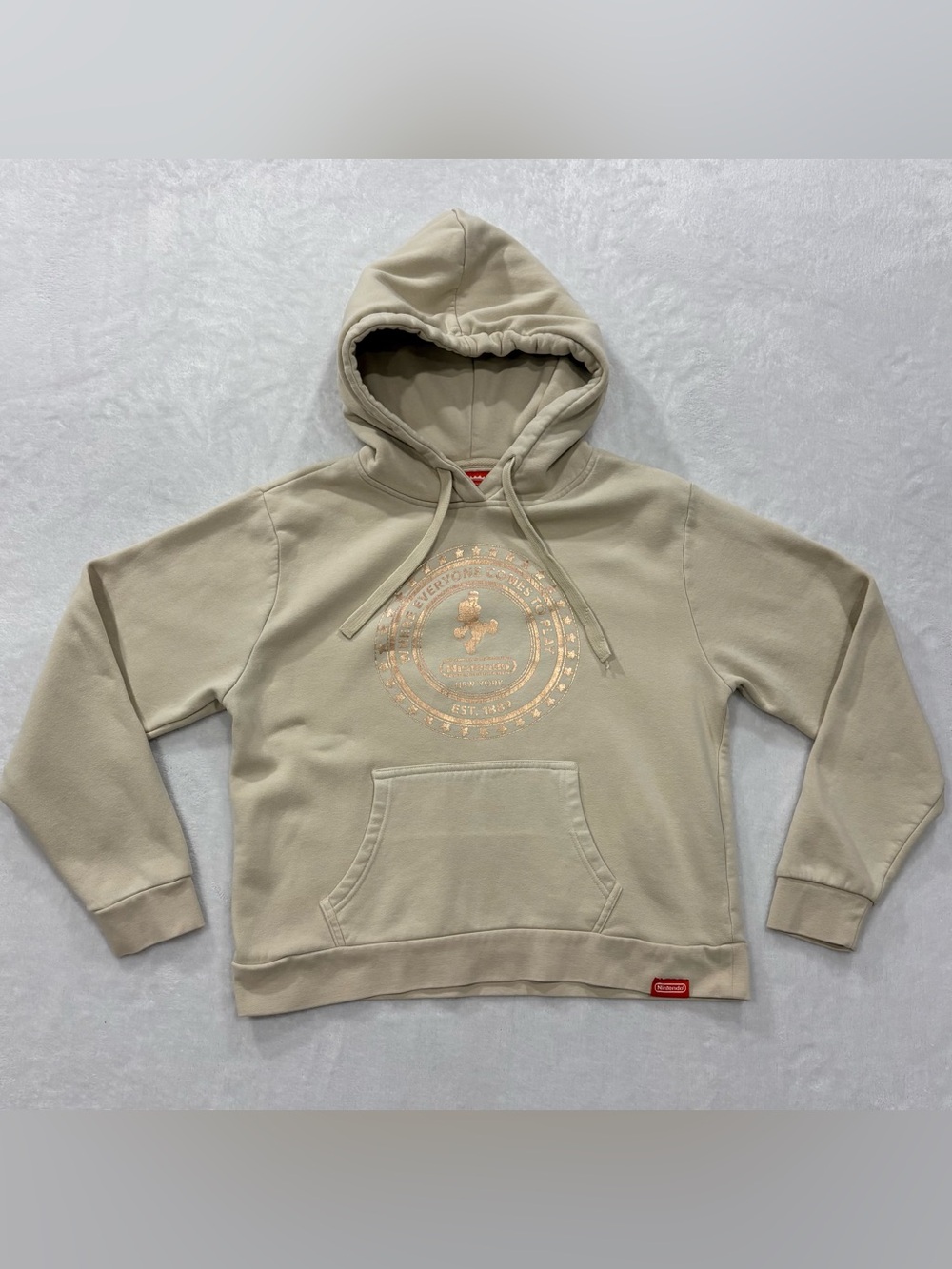 Nintendo New York Official Seal Ivory Hoodie Sweatshirt Women’s Size L